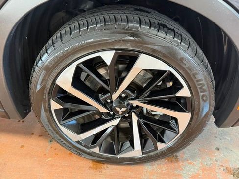 Used 2023 Mitsubishi Outlander SEL AWD/4WD image 8