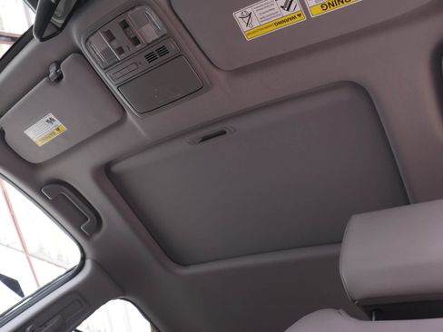 Used 2017 Honda CR-V Touring image 16