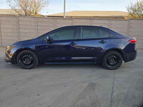 Used 2025 Toyota Corolla LE image 6