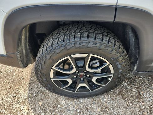 Used 2025 Jeep Compass Trailhawk AWD/4WD image 24