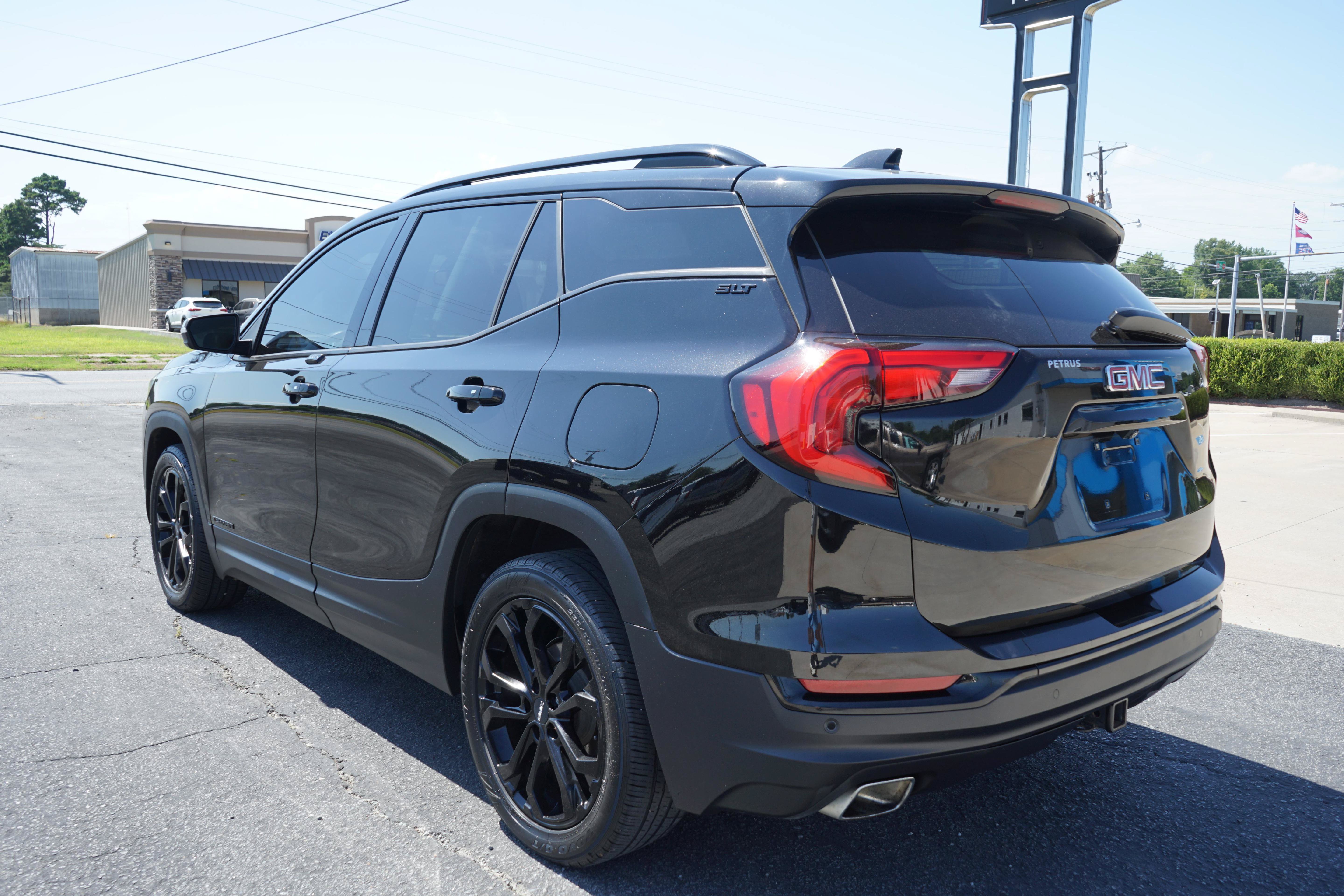 Used 2020 GMC Terrain SLT w/ Preferred Package FWD image 3