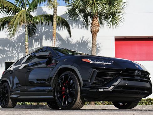 Used 2024 Lamborghini Urus S image 9