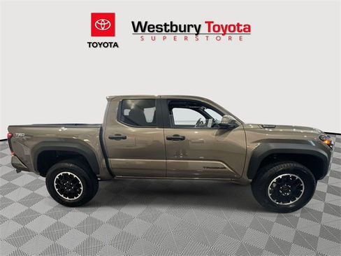 Certified 2025 Toyota Tacoma TRD Off-Road image 6
