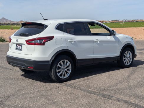 Used 2021 Nissan Rogue Sport S image 3