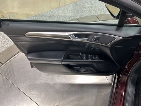 Certified 2017 Ford Fusion SE w/ Fusion SE Technology Package image 13