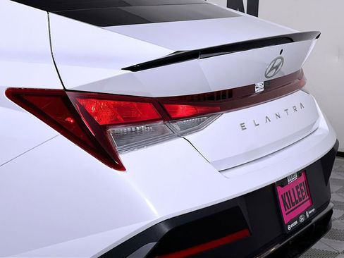 Used 2025 Hyundai Elantra Sport image 26