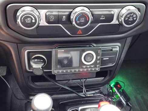 Used 2021 Jeep Gladiator Sport AWD/4WD image 14