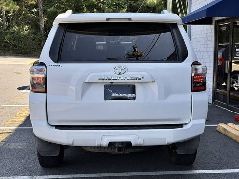 Used 2016 Toyota 4Runner SR5 AWD/4WD image 5