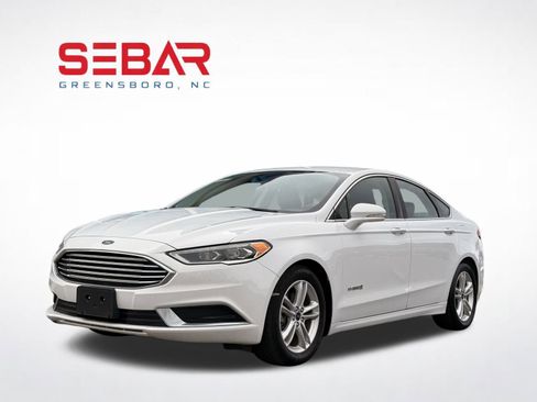 Used 2018 Ford Fusion SE w/ Equipment Group 602A FWD image 10