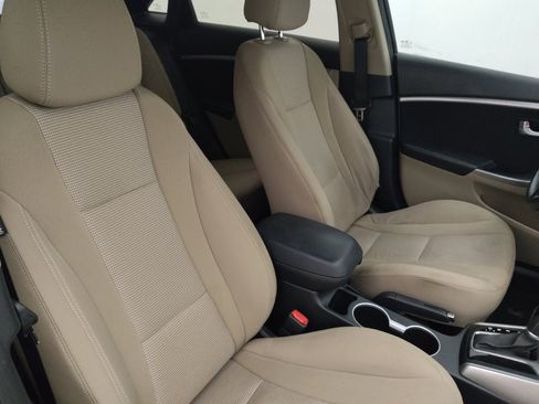 Used 2014 Hyundai Elantra GT FWD image 21