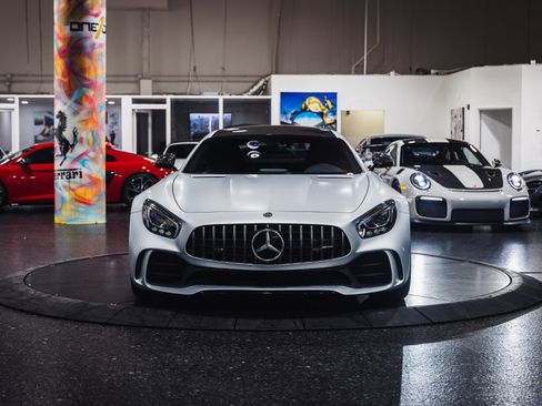 Used 2018 Mercedes-Benz AMG GT R image 21