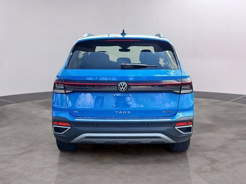 Used 2025 Volkswagen Taos SE AWD/4WD image 5