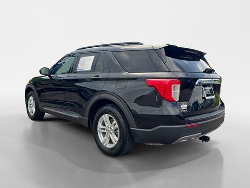 Used 2021 Ford Explorer XLT w/ Equipment Group 202A AWD/4WD image 5