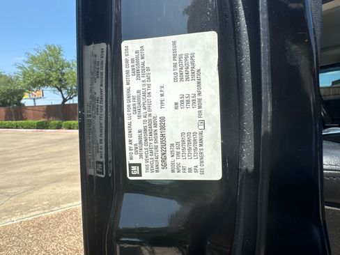 Used 2005 HUMMER H2 SUT w/ Preferred Equipment Group AWD/4WD image 37