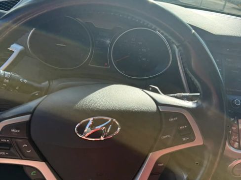 Used 2015 Hyundai Veloster RE:FLEX Edition FWD image 7