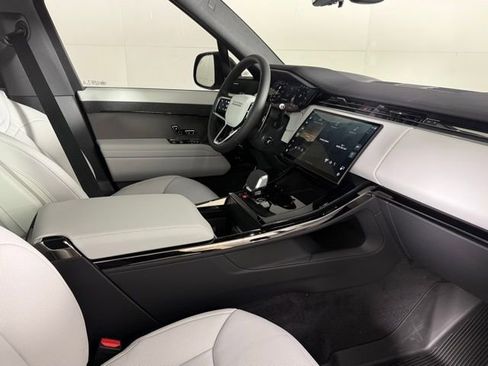 New 2026 Land Rover Range Rover Sport SE AWD/4WD image 33