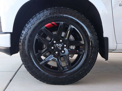 Used 2022 Chevrolet Silverado 1500 RST w/ Redline Edition AWD/4WD image 5