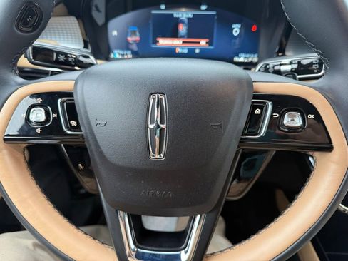 Used 2023 Lincoln Corsair Reserve image 27
