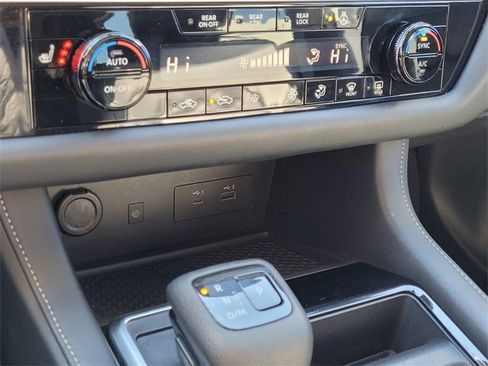 Certified 2024 Nissan Pathfinder SL w/ SL Premium Package image 20