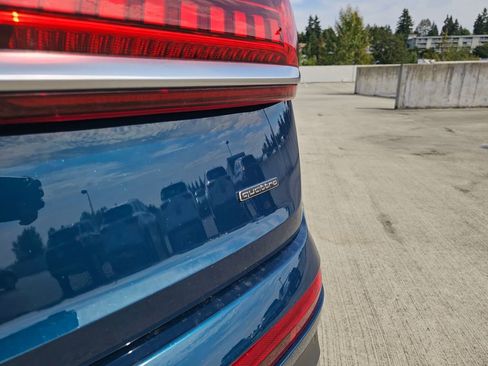 Used 2022 Audi Q7 3.0T Prestige image 16