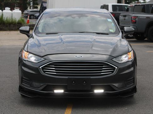 Used 2020 Ford Fusion SE FWD image 2