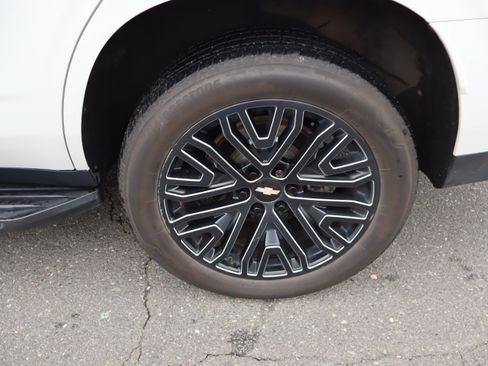 Used 2021 Chevrolet Tahoe Premier w/ Premium Package RWD image 43