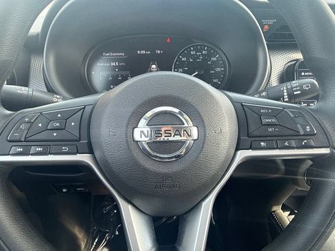 Used 2021 Nissan Kicks SV FWD image 11