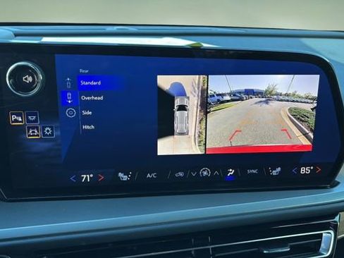 New 2025 Chevrolet Traverse LT w/ Driver Confidence Package image 26