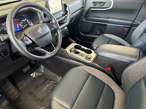 Used 2024 Ford Bronco Sport Outer Banks w/ Tech Package AWD/4WD image 9