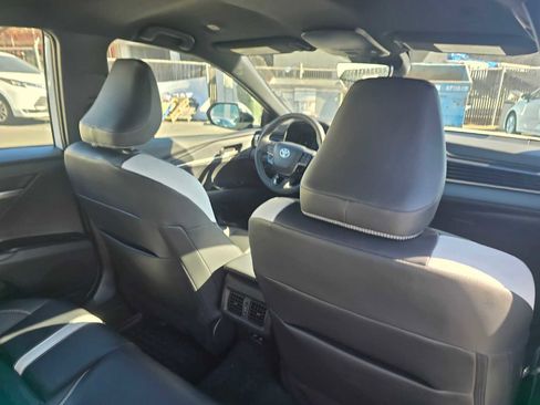 Used 2025 Toyota Camry SE image 15