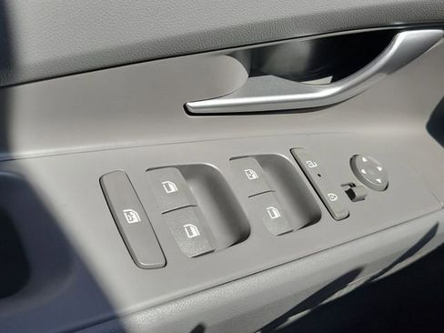 New 2026 Hyundai Elantra Sport FWD image 17