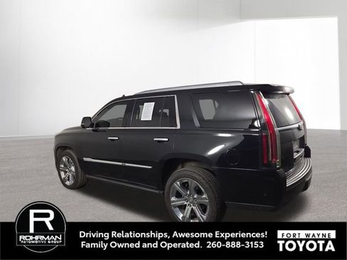 Used 2018 Cadillac Escalade Platinum AWD/4WD image 10