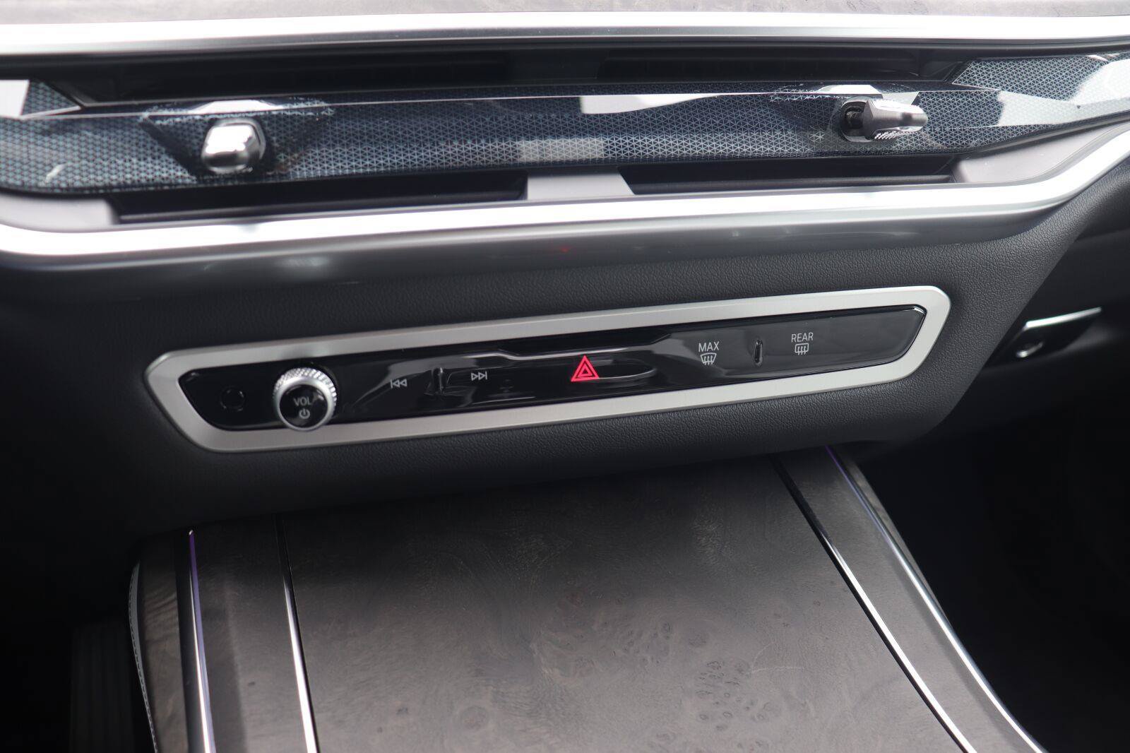 Used 2027 BMW X7 xDrive40i w/ Premium Package AWD/4WD image 44