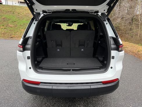 New 2026 Jeep Grand Cherokee L 4WD image 17