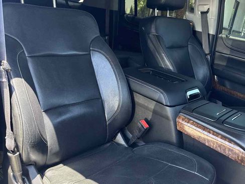 Used 2016 Chevrolet Suburban LTZ RWD image 29