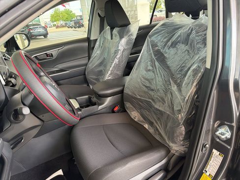 Used 2025 Toyota RAV4 LE image 5