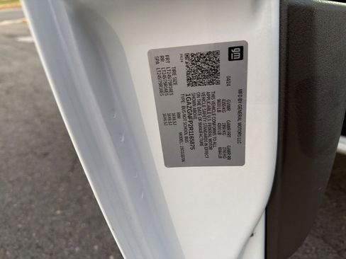 Used 2024 Chevrolet Express 3500 LS image 28