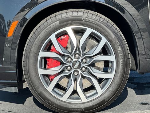 Certified 2024 Cadillac XT6 Sport w/ Platinum Package image 46