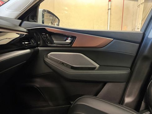 Used 2022 Acura MDX w/ Technology Package image 35