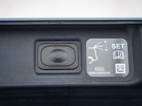 Certified 2025 Ford Mustang Mach-E Premium image 21