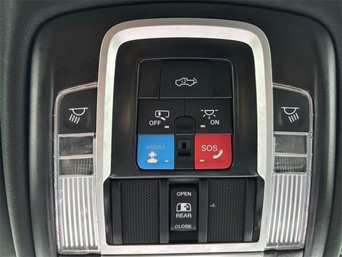 Used 2025 RAM 1500 Laramie image 34