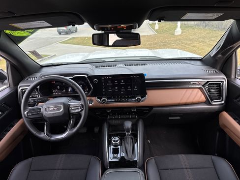 Used 2025 GMC Canyon AT4 w/ Nightfall Edition image 27