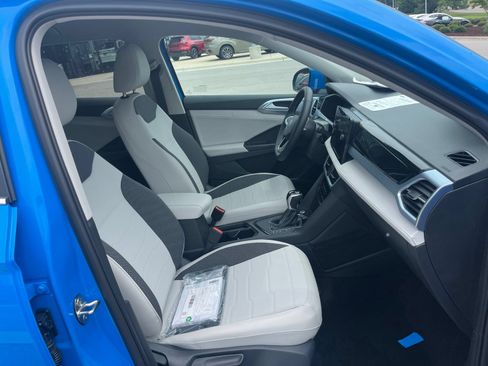 New 2026 Volkswagen Taos SE FWD image 27