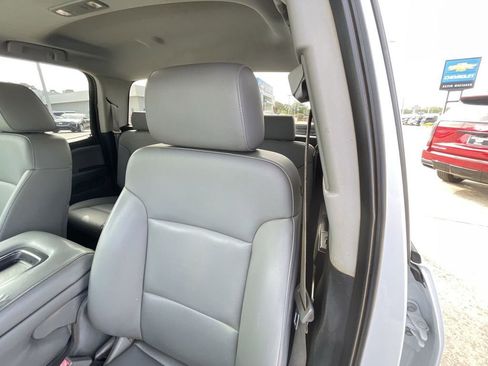 Used 2015 Chevrolet Silverado 1500 W/T w/ WT Convenience Package AWD/4WD image 17