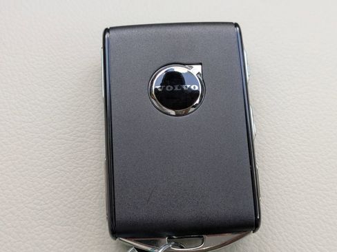 New 2026 Volvo XC40 B5 Plus w/ Protection Package Premier image 32