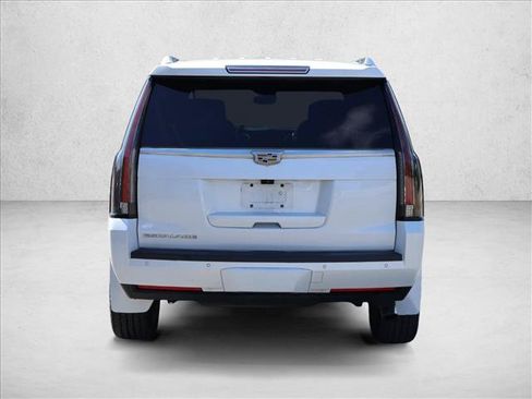Used 2017 Cadillac Escalade Platinum AWD/4WD image 8
