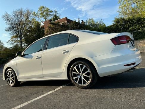 Used 2017 Volkswagen Jetta SE image 7