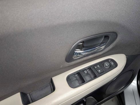 Used 2019 Honda HR-V LX image 30