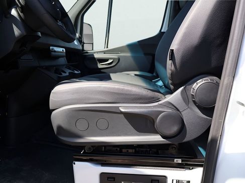 New 2025 Mercedes-Benz Sprinter 2500 image 39