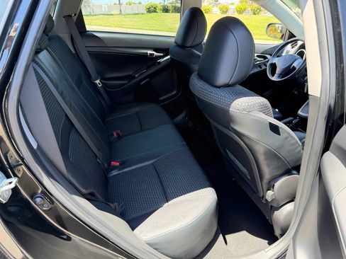 Used 2009 Pontiac Vibe GT FWD image 15